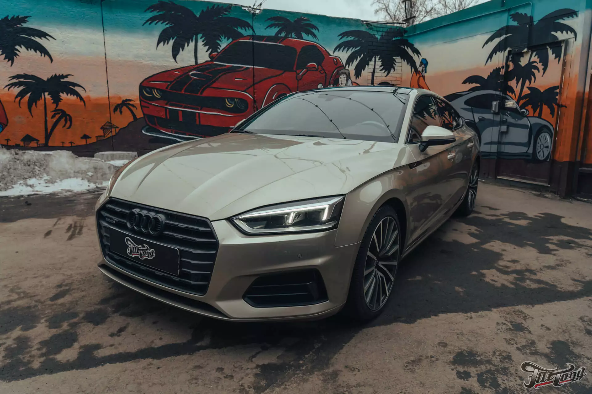 Audi A5. Кузовной ремонт, полная расклейка винила